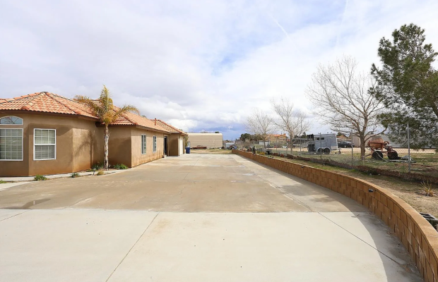 Board and Care in Thousand Oaks California 91360 at easeplacement.com - Ease Placement