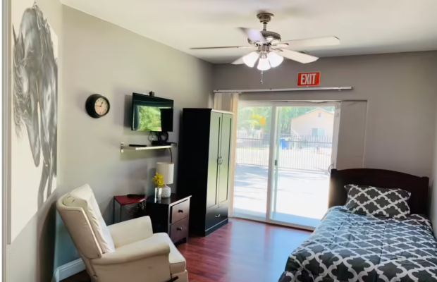 Board and Care in Sacramento California 95828 at easeplacement.com - Ease Placement