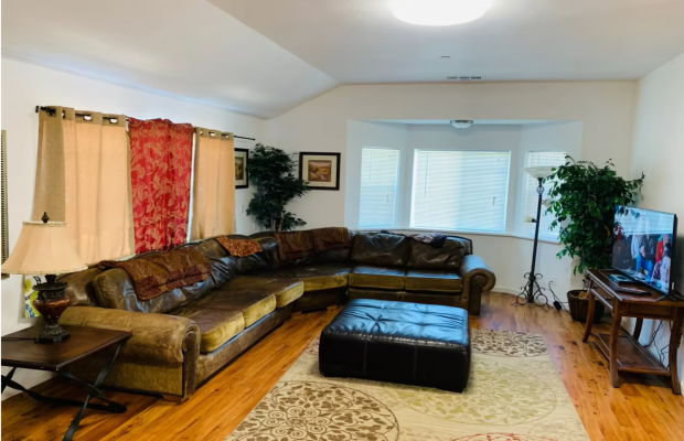 Board and Care in Sacramento California 95828 at easeplacement.com - Ease Placement