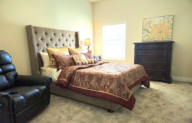 Assisted Living in Clovis California 93619 at easeplacement.com - Ease Placement