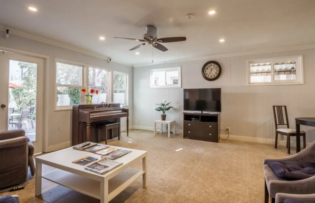 Assisted Living in Santa Monica California 90403 at easeplacement.com - Ease Placement