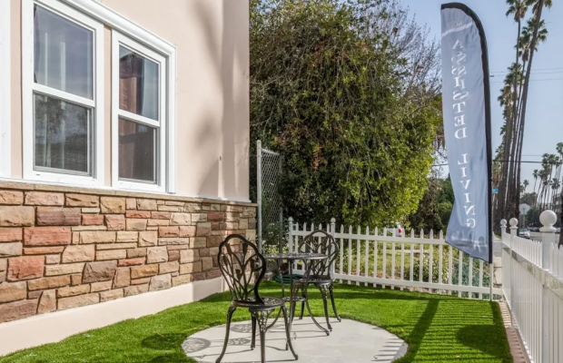 Assisted Living in Santa Monica California 90403 at easeplacement.com - Ease Placement