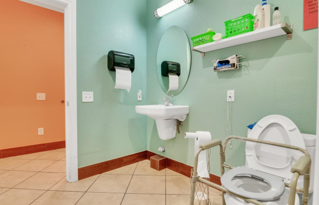 Board and Care in Sacramento California 95829 at easeplacement.com - Ease Placement