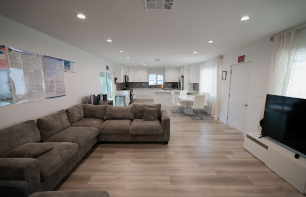 Board and Care in Sunland California 91040 at easeplacement.com - Ease Placement