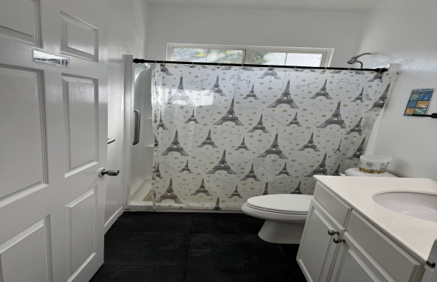 Board and Care in Fontana California 92337 at easeplacement.com - Ease Placement