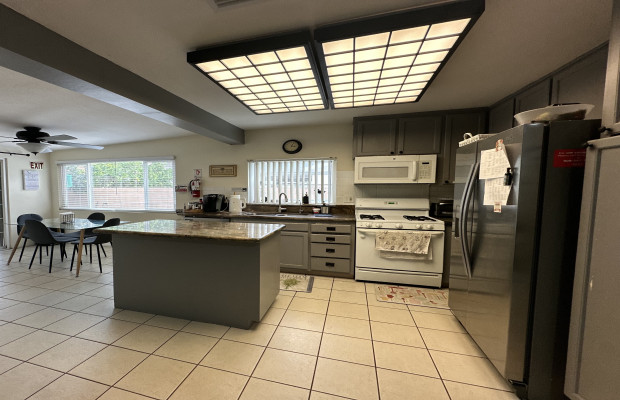 Board and Care in Simi Valley California 93063 at easeplacement.com - Ease Placement