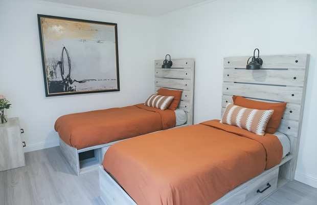 Board and Care in Oakland California 94621 at easeplacement.com - Ease Placement