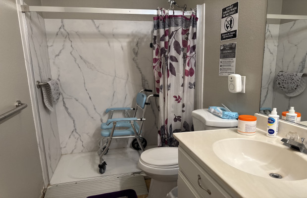 Board and Care in Fontana California 92337 at easeplacement.com - Ease Placement