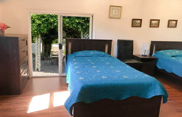 Board and Care in Anaheim California 92801 at easeplacement.com - Ease Placement