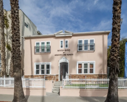 Assisted Living in Santa Monica California 90403 at easeplacement.com - Ease Placement